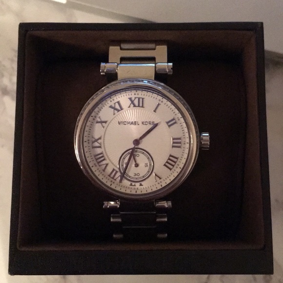 SOLD Silver Michael Kors Watch - Picture 1 of 5